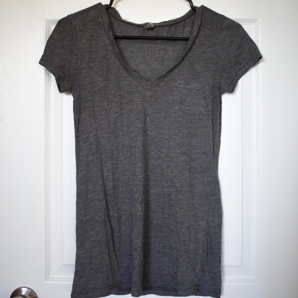 Nordstrom bp Gray V-Neck T-shirt Size XS